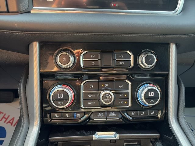 Used 2023 GMC Yukon XL Denali AWD/4WD image 23