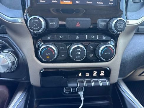Used 2022 RAM 1500 Laramie AWD/4WD image 15