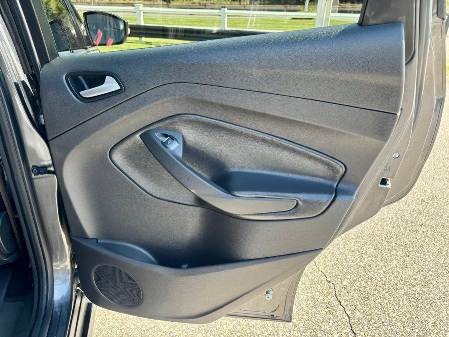 Used 2017 Ford C-MAX SE FWD image 19