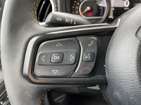 Used 2024 Jeep Gladiator Sport AWD/4WD image 18