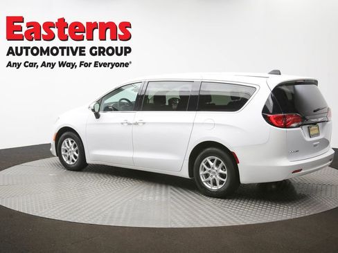 Used 2022 Chrysler Voyager LX image 60