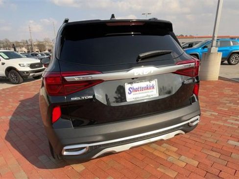 Used 2023 Kia Seltos EX image 8