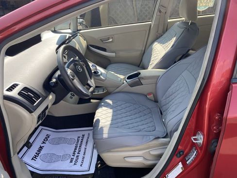 Used 2014 Toyota Prius image 14