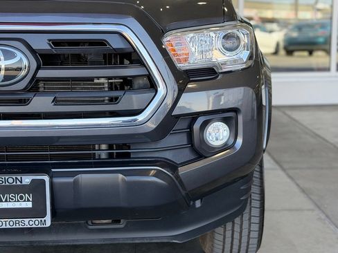 Certified 2019 Toyota Tacoma SR5 AWD/4WD image 5