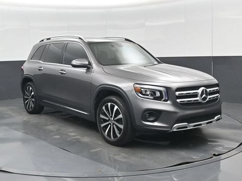 Used 2022 Mercedes-Benz GLB 250 image 1
