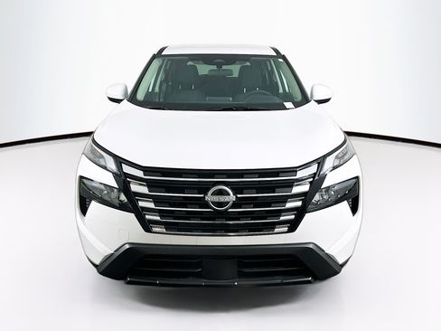 Used 2026 Nissan Rogue SV FWD image 2