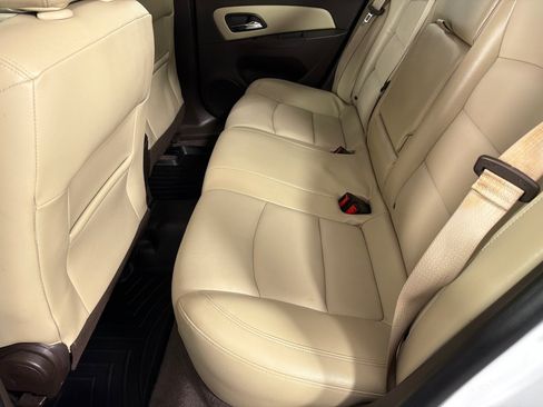 Used 2015 Chevrolet Cruze LT FWD image 16