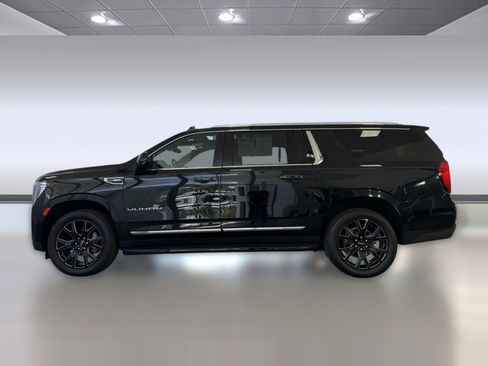 Used 2023 GMC Yukon XL SLT w/ SLT Premium Package RWD image 2