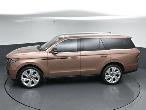 Certified 2025 Lincoln Navigator Black Label AWD/4WD image 49
