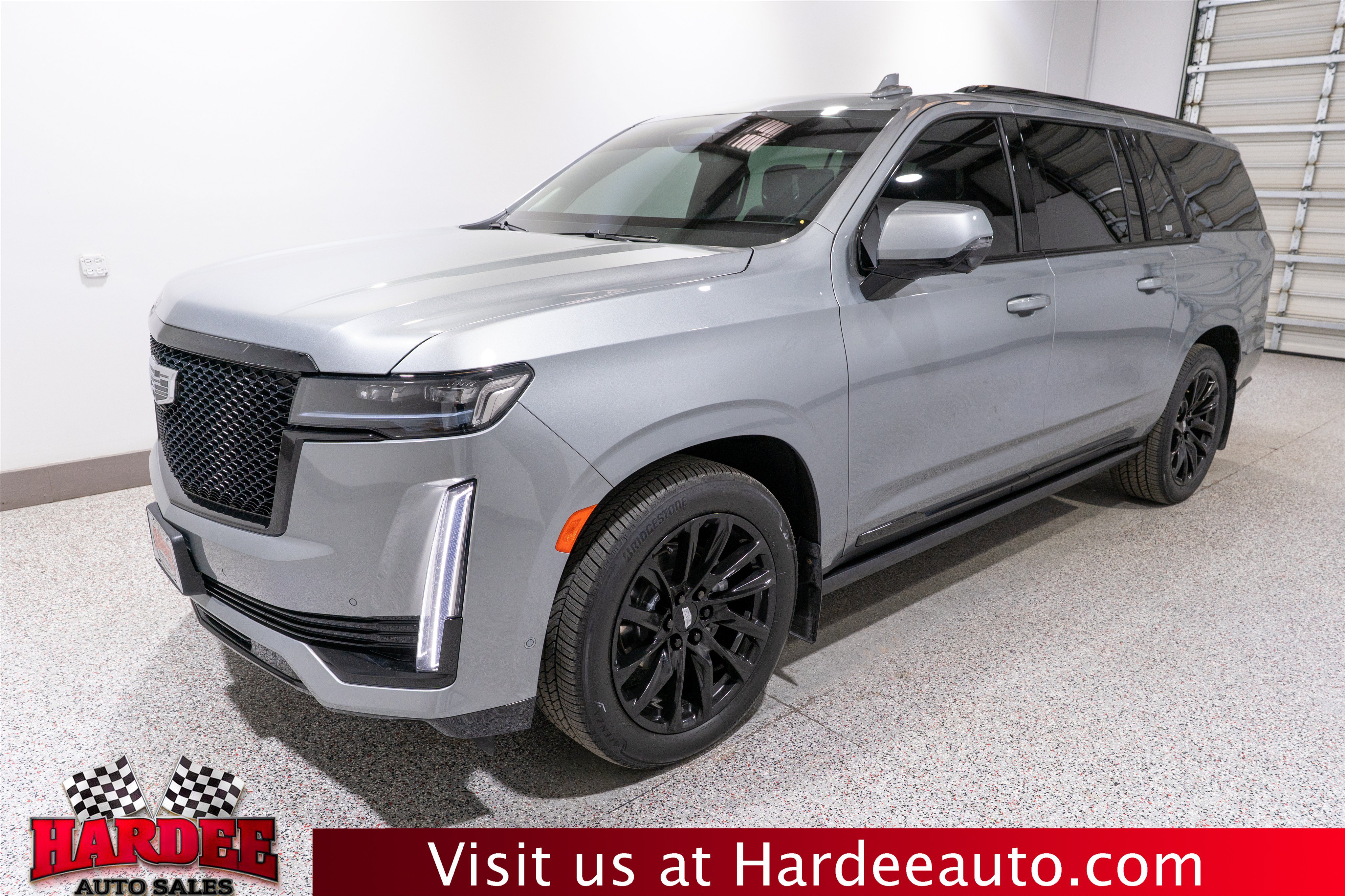 Used 2024 Cadillac Escalade ESV Sport Platinum w/ LPO, ONYX Package AWD/4WD image 2