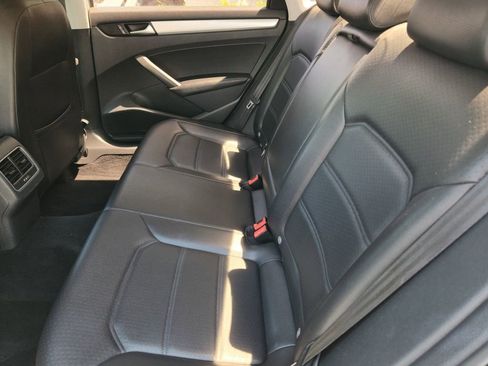 Used 2013 Volkswagen Passat 2.5 SE image 11