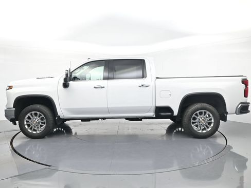 Used 2025 Chevrolet Silverado 2500 LTZ w/ LTZ Premium Package AWD/4WD image 5