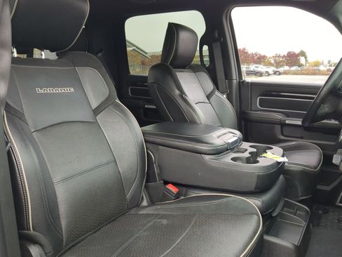 Used 2019 RAM 3500 Laramie w/ Black Appearance Package image 8