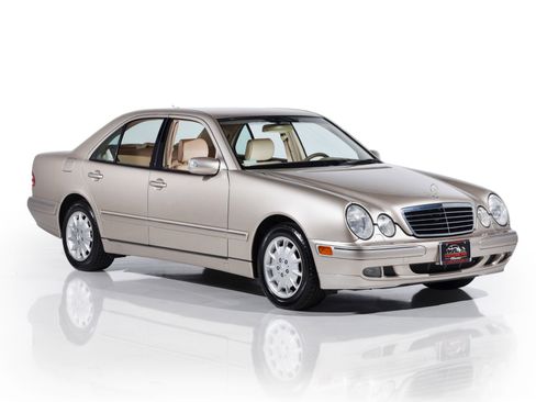 Used 2001 Mercedes-Benz E 320 Sedan image 1