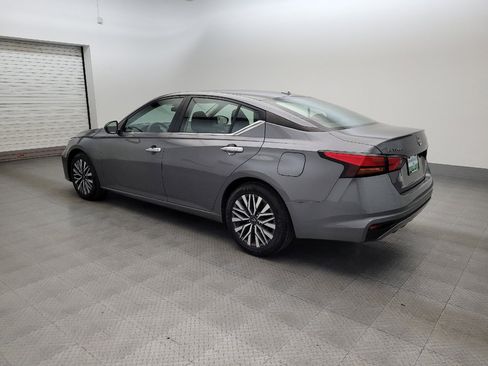 Used 2024 Nissan Altima 2.5 SV FWD image 3
