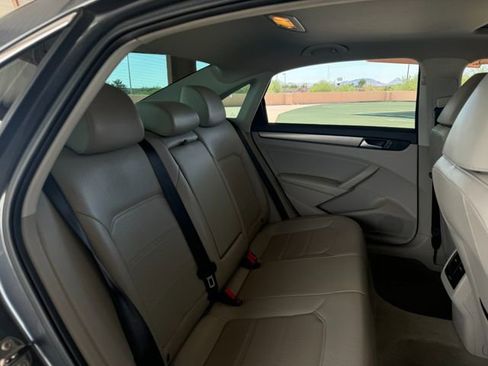 Used 2014 Volkswagen Passat TDI SE image 34