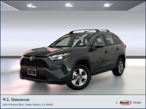 Used 2023 Toyota RAV4 XLE w/ Convenience Package FWD image 1
