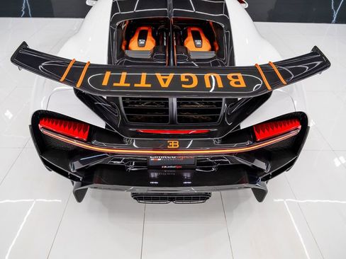 Used 2022 Bugatti Chiron Pur Sport image 21