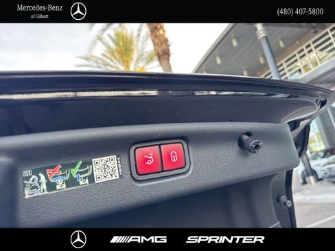 Used 2023 Mercedes-Benz C 300 Sedan image 6