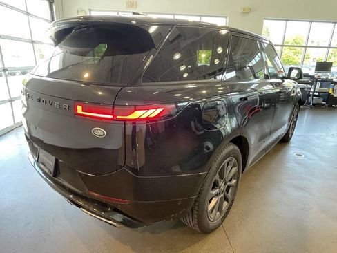 Used 2023 Land Rover Range Rover Sport SE Dynamic AWD/4WD image 4