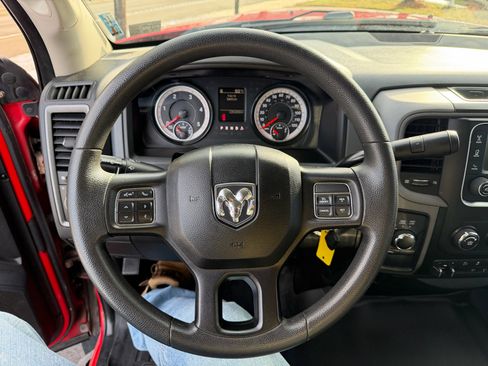 Used 2018 RAM 2500 Tradesman w/ Chrome Appearance Group image 25