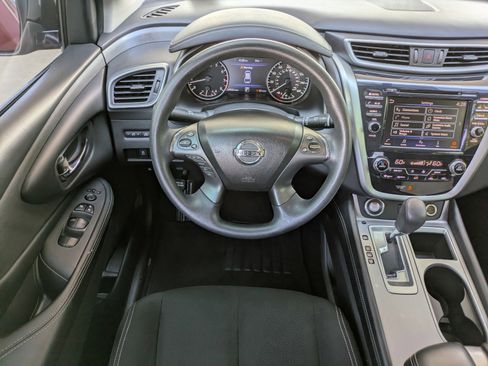 Used 2019 Nissan Murano S FWD image 11