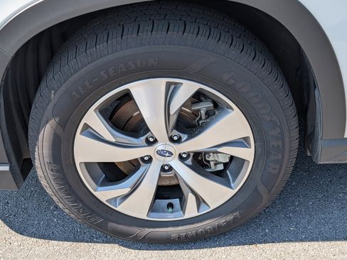 Used 2023 Subaru Ascent Premium w/ Convenience Package AWD/4WD image 24