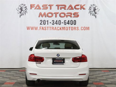 Used 2018 BMW 320i xDrive Sedan AWD/4WD image 5