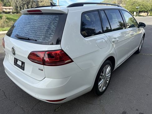 Used 2016 Volkswagen Golf Limited Edition image 7