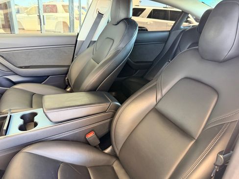 Used 2019 Tesla Model 3 Standard Range image 7