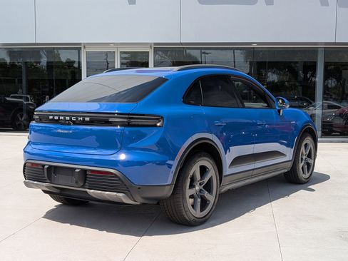New 2026 Porsche Macan 4 Electric AWD/4WD image 9
