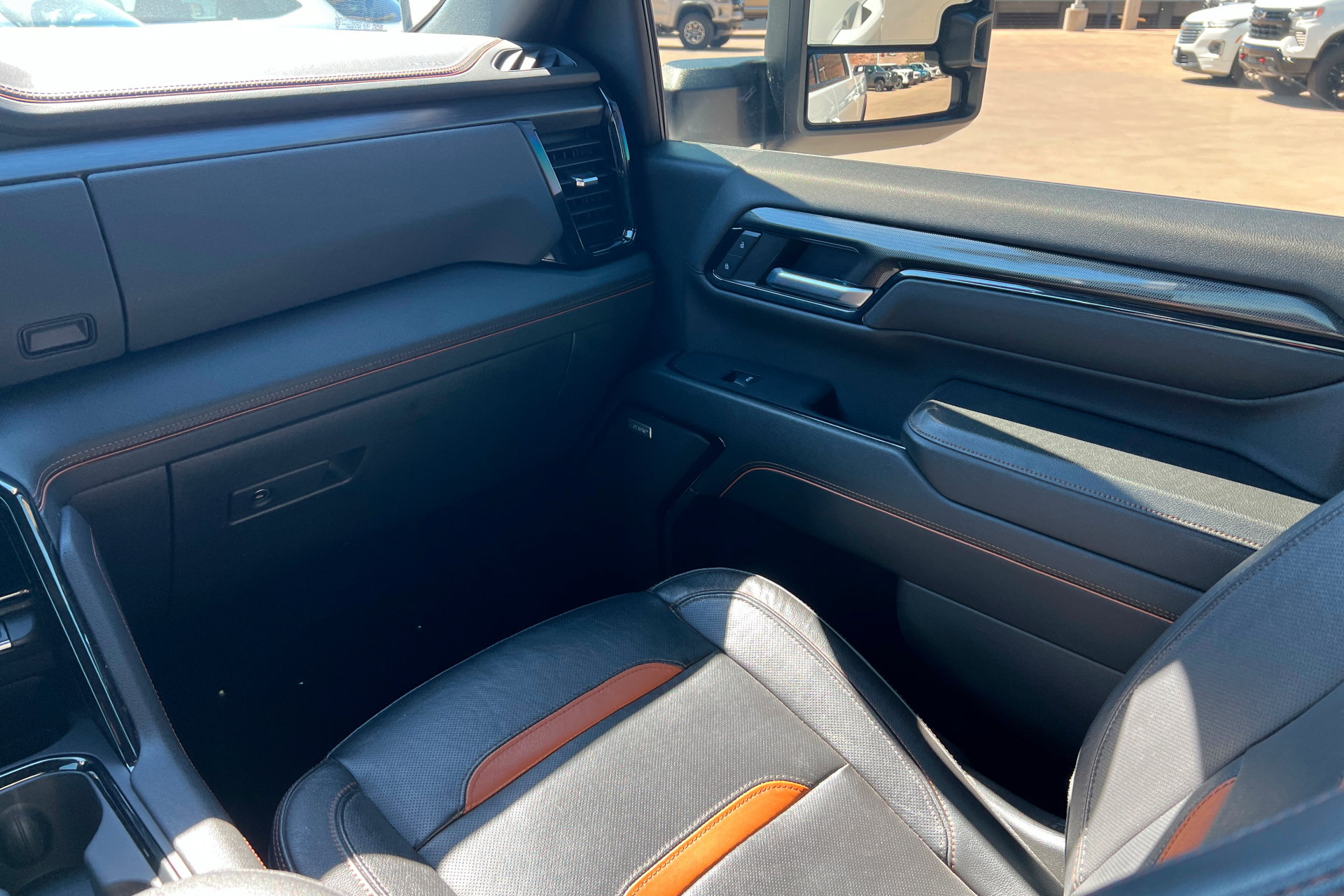 Used 2024 GMC Sierra 3500 AT4 AWD/4WD image 11