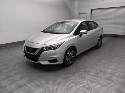 Used 2021 Nissan Versa SV FWD image 2