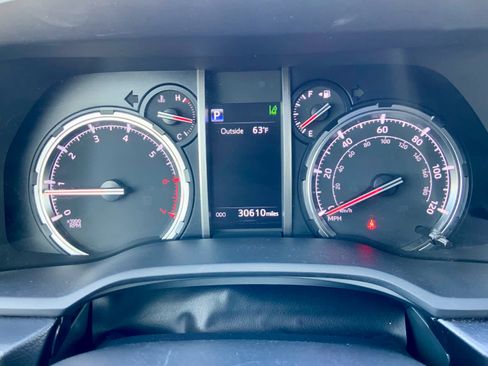 Used 2024 Toyota 4Runner TRD Off-Road AWD/4WD image 36