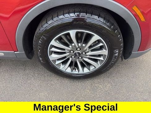Used 2019 Lincoln Nautilus Select AWD/4WD image 43