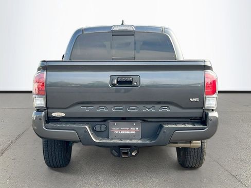 Used 2022 Toyota Tacoma TRD Sport w/ TRD Premium Sport Package AWD/4WD image 6