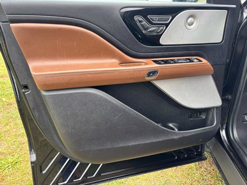 Used 2020 Lincoln Aviator Reserve w/ Equipment Group 202A AWD/4WD image 9