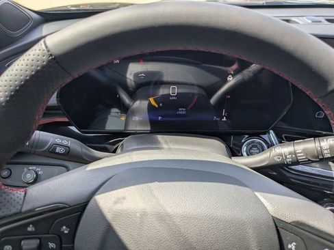 New 2026 Chevrolet Trax RS w/ Sunroof Package FWD image 16