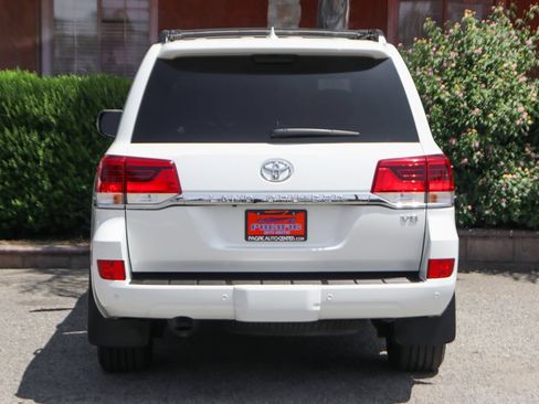 Used 2018 Toyota Land Cruiser AWD/4WD image 7