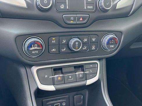 Used 2023 GMC Terrain SLE w/ Driver Convenience Package image 31