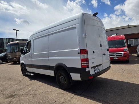 Used 2017 Mercedes-Benz Sprinter 2500 image 7