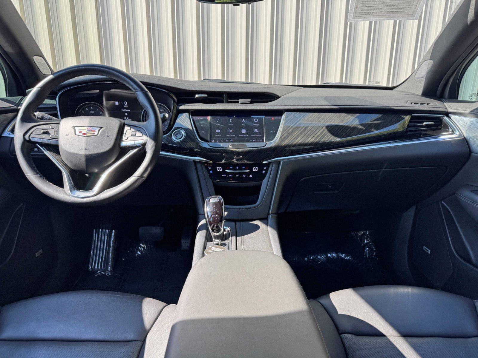 Used 2022 Cadillac XT6 Premium Luxury w/ Technology Package FWD image 12