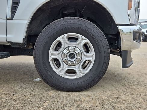 Used 2025 Ford F250 XLT AWD/4WD image 21