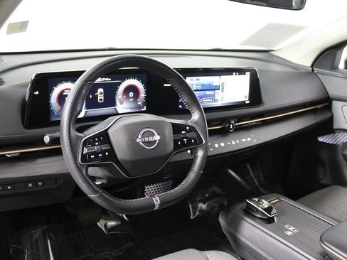 Used 2024 Nissan Ariya FWD image 7