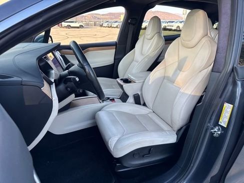 Used 2019 Tesla Model X Long Range image 4