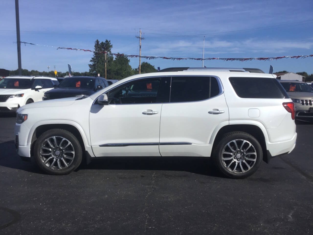 Used 2021 GMC Acadia Denali w/ Denali Ultimate Package AWD/4WD image 2