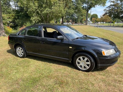Used 1999 Volkswagen Passat GLS image 3