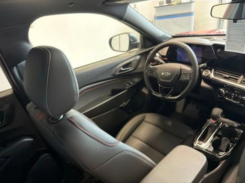 New 2026 Chevrolet Trax RS w/ Sunroof Package FWD image 30