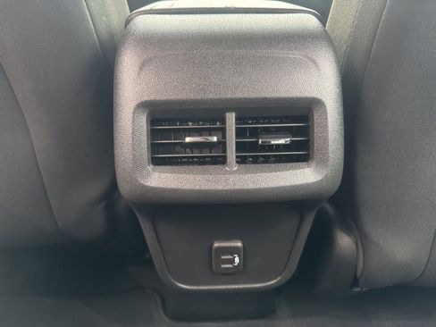 Used 2023 Chevrolet Equinox LS image 35