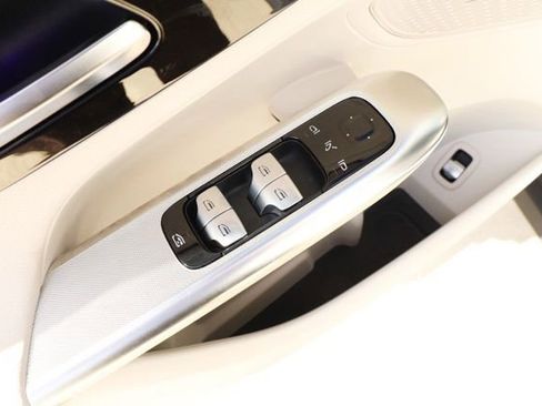 Certified 2025 Mercedes-Benz GLC 300 4MATIC image 28